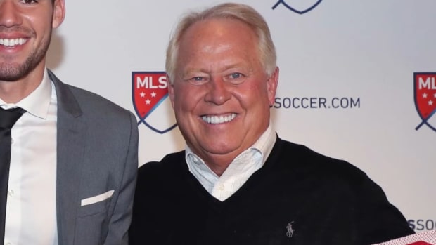 Dell Loy Hansen